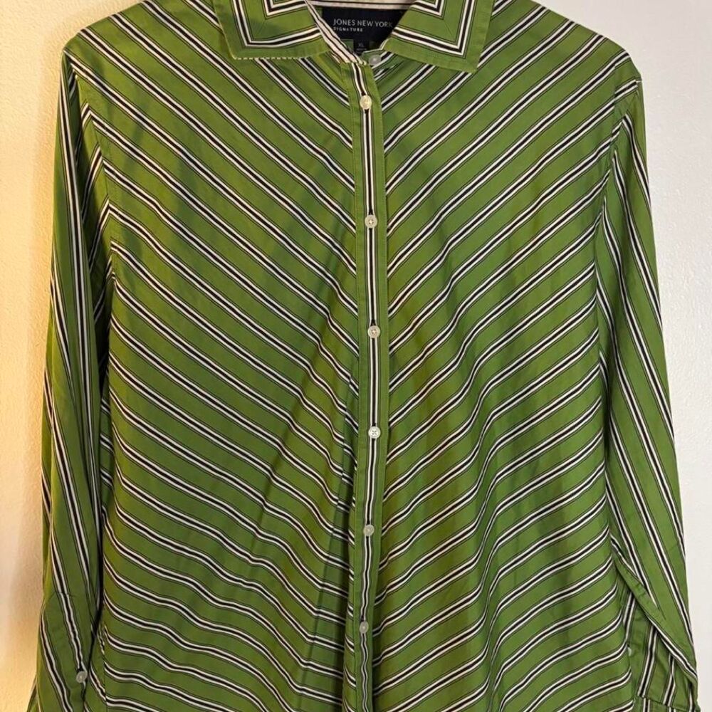 Jones New York Women's Green black, white striped button down
